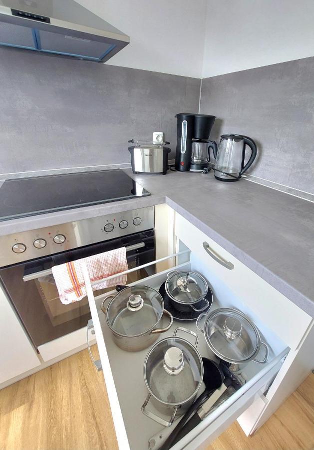 Moderne Wohnung Mit Vollausstattung In Ruhiger Lage, W-Lan Grossrohrsdorf Bagian luar foto